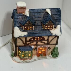 Brinn's 1990 Dickens Village Collection Lighted Series Cratchit House Winter